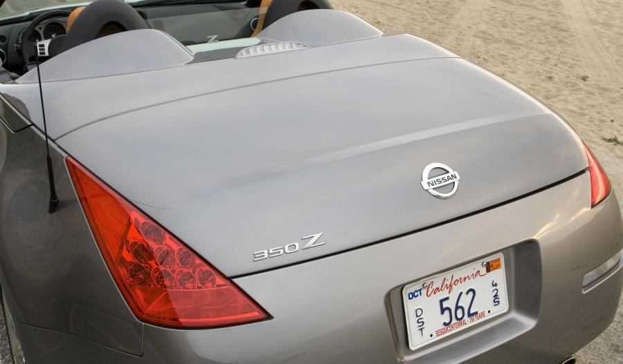  Nissan 350Z Roadster 2005 года  (фото 9 из 25)